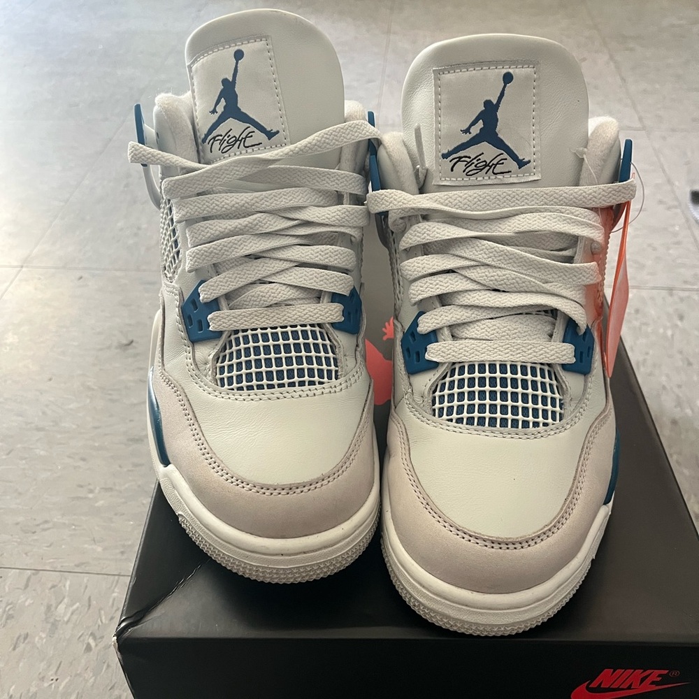 Air Jordan Retro 4 “Military Blue”